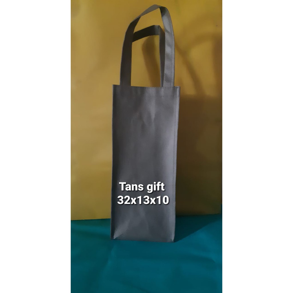 

Goody Bag Spunbond ukuran Wine Abu-abu (Grey)