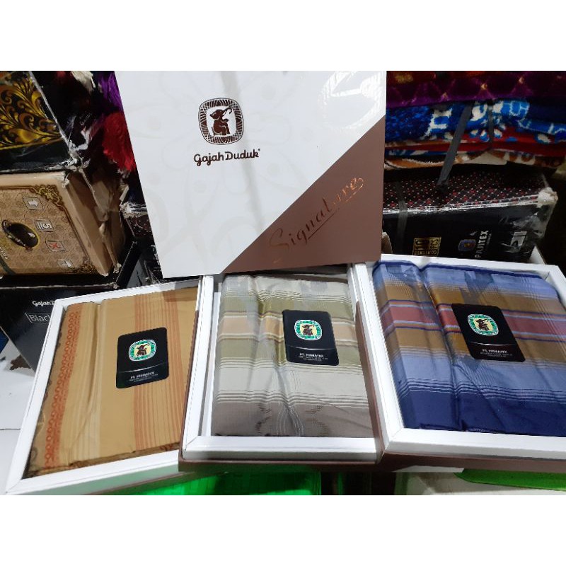 Sarung Exclusive Gajah Duduk Signature