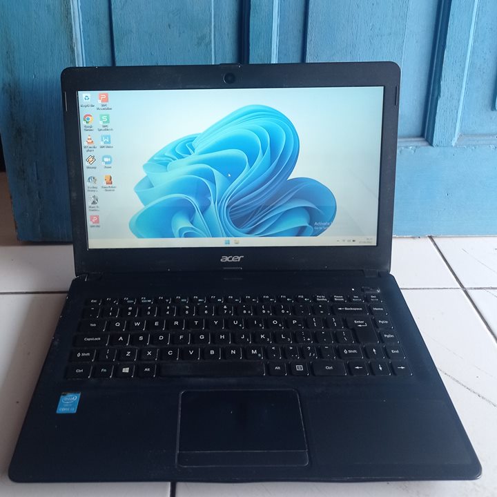 Acer Aspire One Z1402 Hitam Core i3 14 inch  RAM 4GB SSD 128GB  Laptop Second