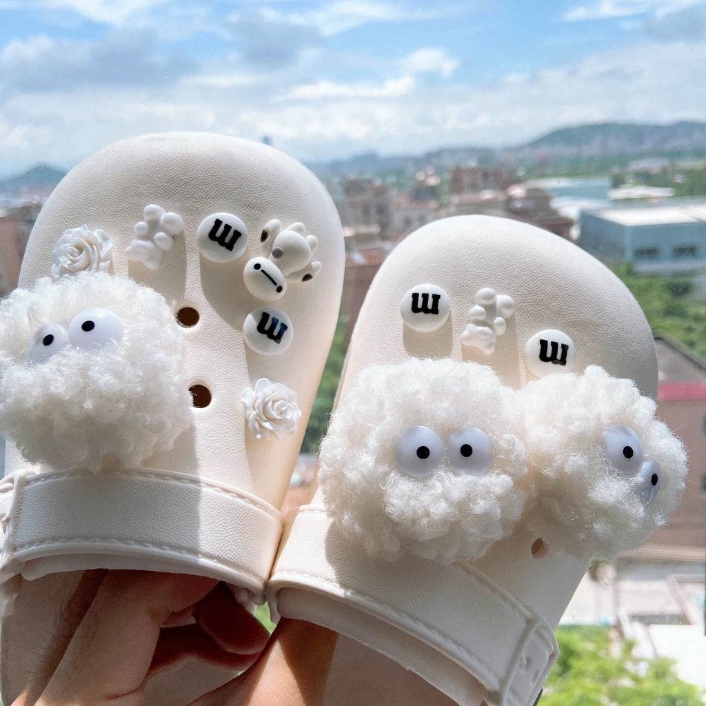 ✨shinyDIY✨Crocs jibbitz: aksesori cantik untuk sepatumu❤️Crocs Charms Aksesoris Sepatu Anak Laki-Laki / Perempuan Desain Bola Bulu Putih Untuk Pesta / Hadiah