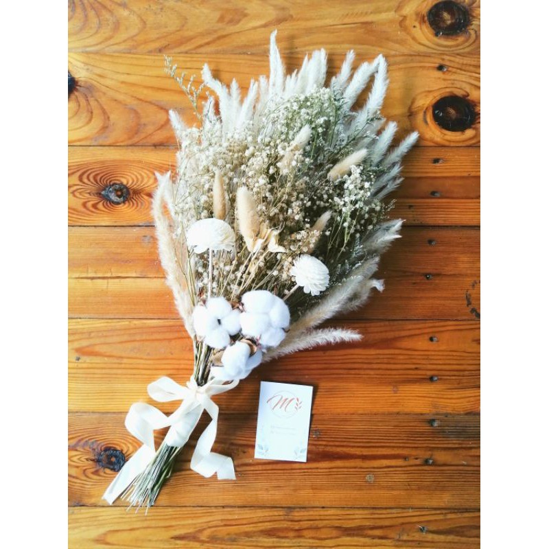 White Wedding Pre-wedding Bouquet