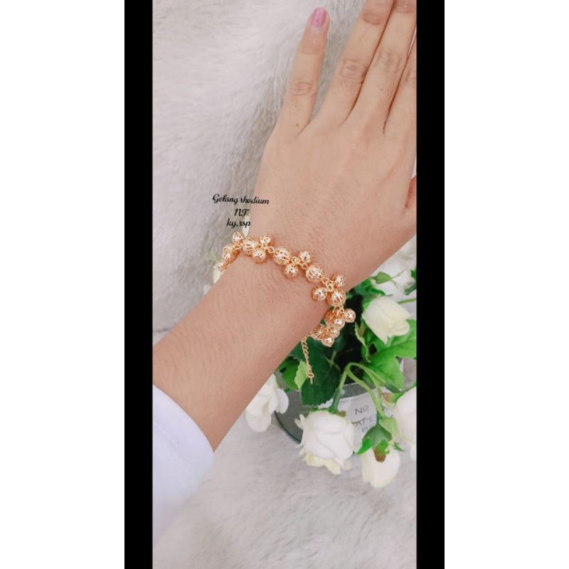 Gelang replika emas 24 k dan 22 k dan mewah, cocok dipake sehari hari