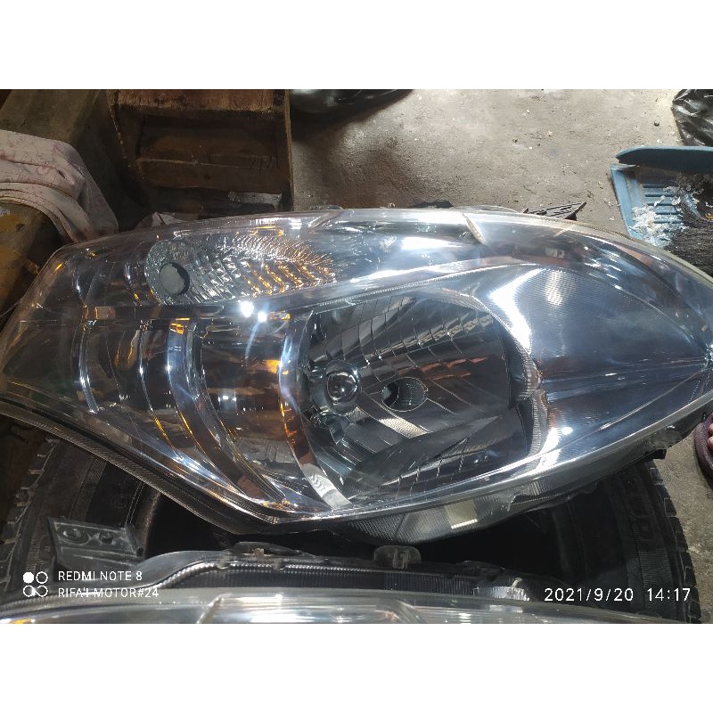 Headlamp/lampu depan ertiga