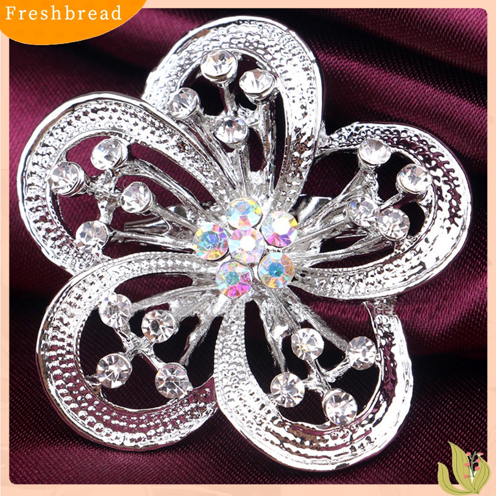 [ TERLARIS]Silver Plated Alloy Flower Rhinestone Brooch Pin Wedding Bridal Party Jewelry