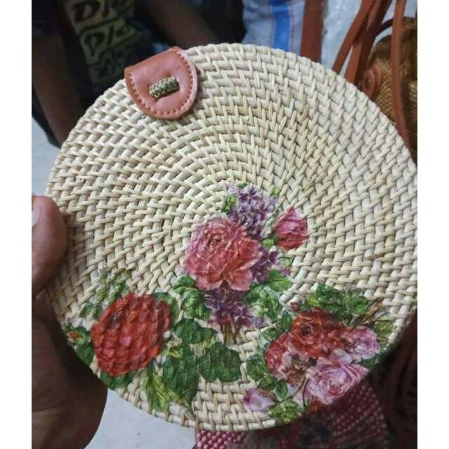 

Tas rotan lukis