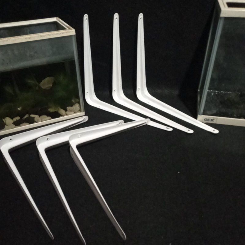 besi siku rak penyangga