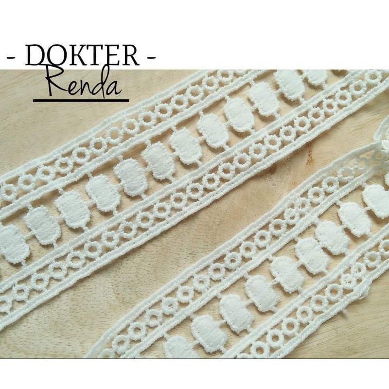 renda chamical 8,3cm tengahan hitam putih