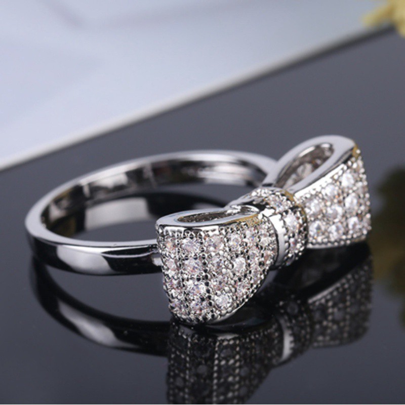 Cincin Aksen Pita Besar Warna Silver Polos untuk Wanita