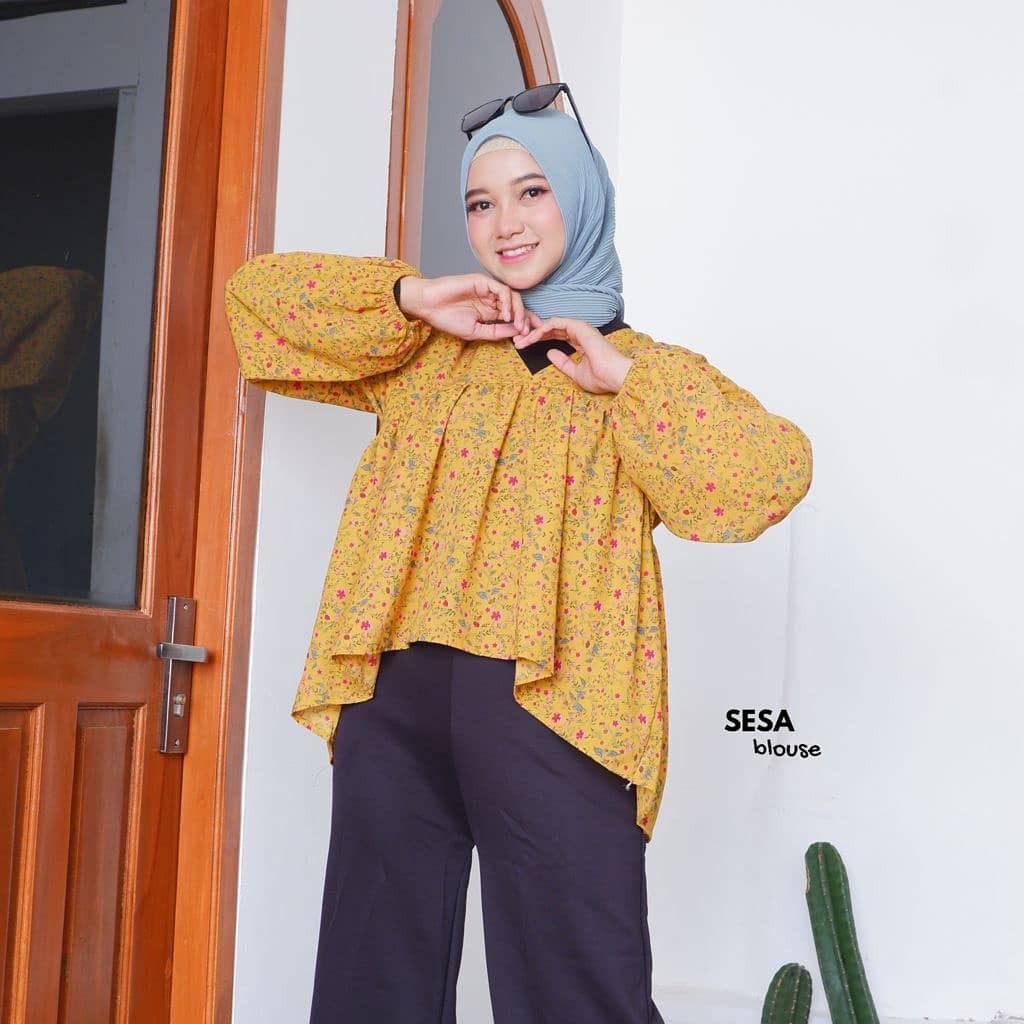 BLOUSE CERUTY DEALOVA | TARTAN MIZU | LUCIA WOLFIS | PRETTY RUFFLE BLOUSE-SESA BOUSE MUSTARD