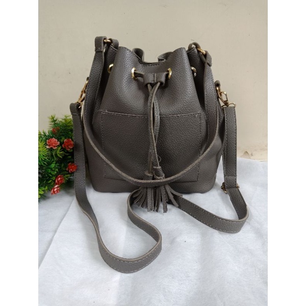 SLING SERUT ABU FULL KULIT ASLI,  SHOULDER SERUT KULIT,  TAS SERUT KULIT ASLI,  PRELOVED SLING SERUT