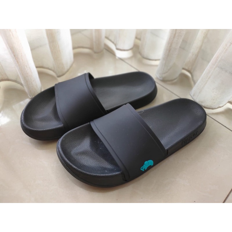 fipper slip on preloved 41