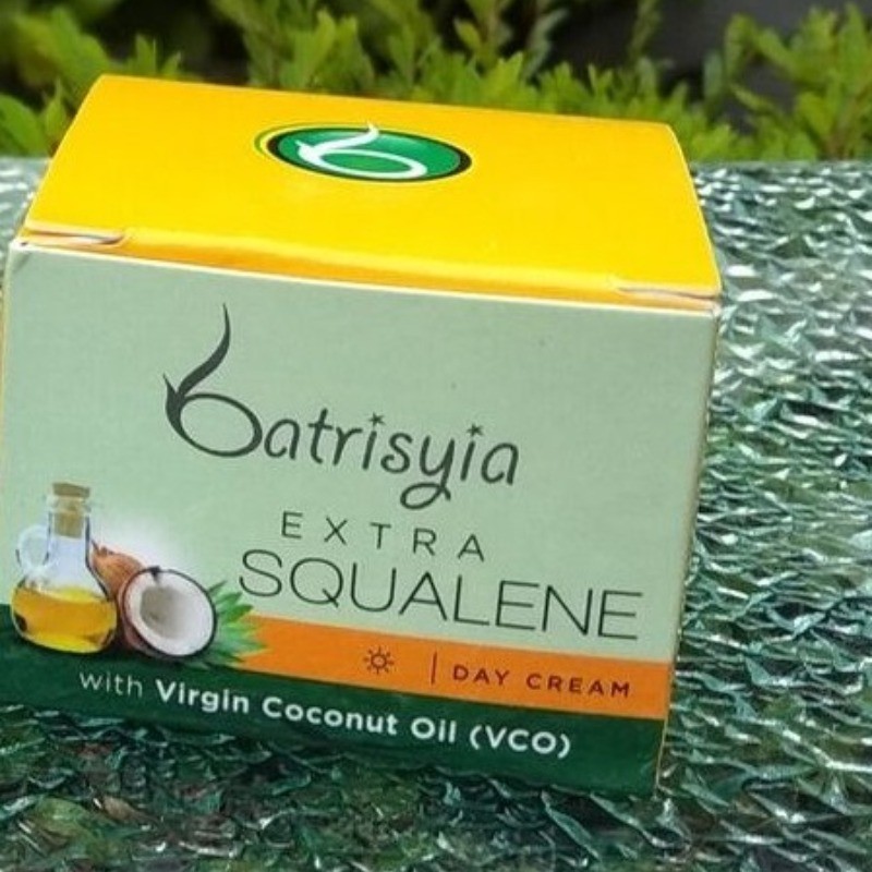 Batrisyia Extra Squalene Lightening Day Cream, Krim Siang Ekstra untuk Mencerahkan Wajah