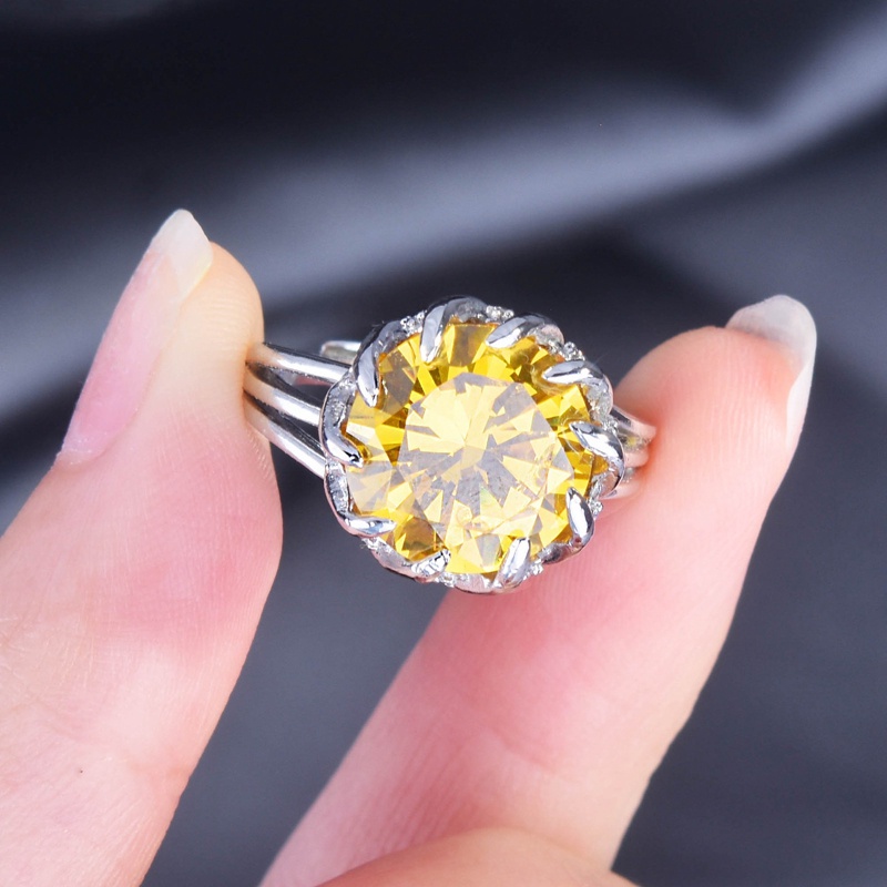 Cincin Bentuk Bunga Aksen Cubic Zirconia Bulat Warna Kuning