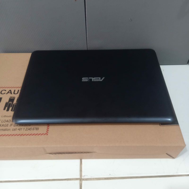 Laptop Asus Vivobook E402YA Amd E2-7015 Ram 4GB HDD 500Gb Vga Amd Radeon R2 Graphics Windows 10 Siap pakai Layar 14 inch