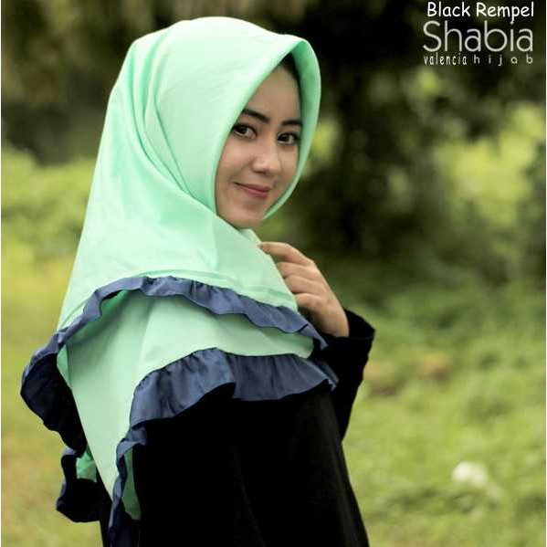 JILBAB | KERUDUNG | HIJAB SEGIEMPAT BLACK REMPEL | GRIGI REMPEL HITAM | RUFFLE BLACK