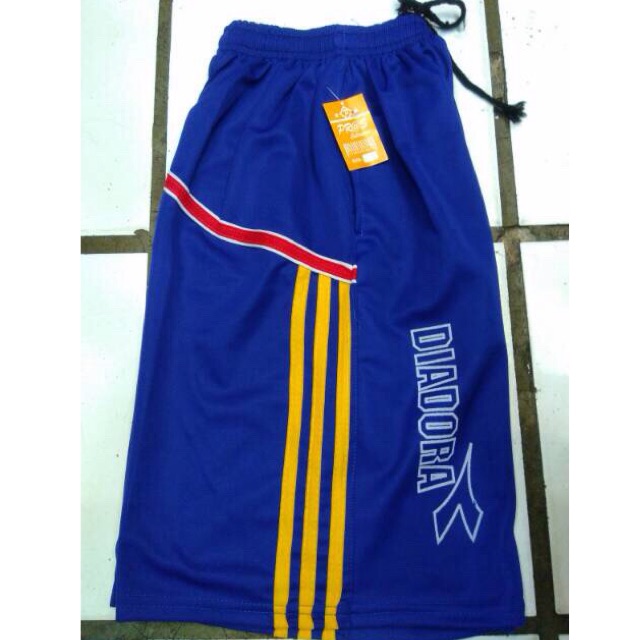 Katok pendek diadora