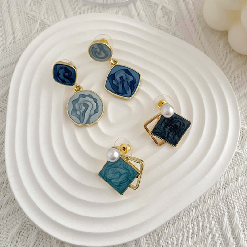 Anting Tusuk Model Pita Warna Biru Untuk Wanita