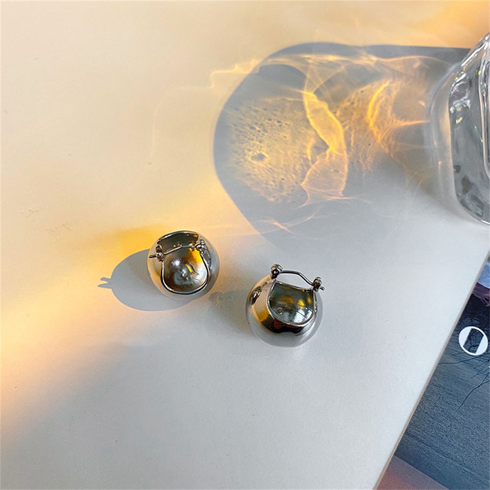 【COD Tangding】Korean Temperament High Sense Autumn Winter Versatile Earrings Metal Ball Ear Buckle