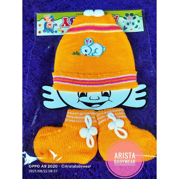 SET topi + kaos kaki bayi rajut