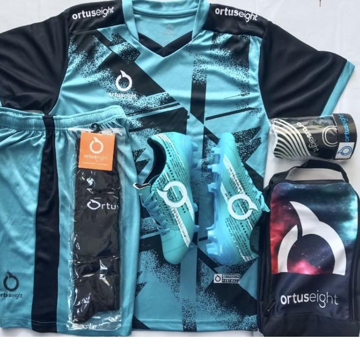 Keluaran Terbaru.. SEPATU BOLA PAKET KOMPLIT