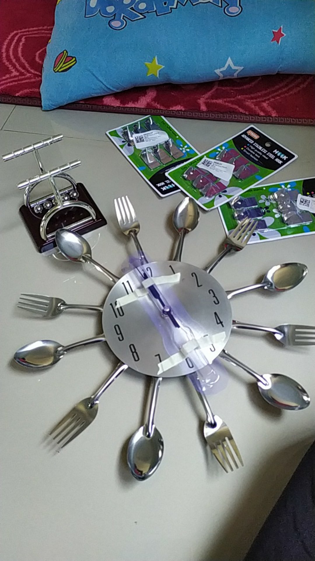 Jam Dinding 3d Model Sendok Garpu Silver Diameter 28 Cm