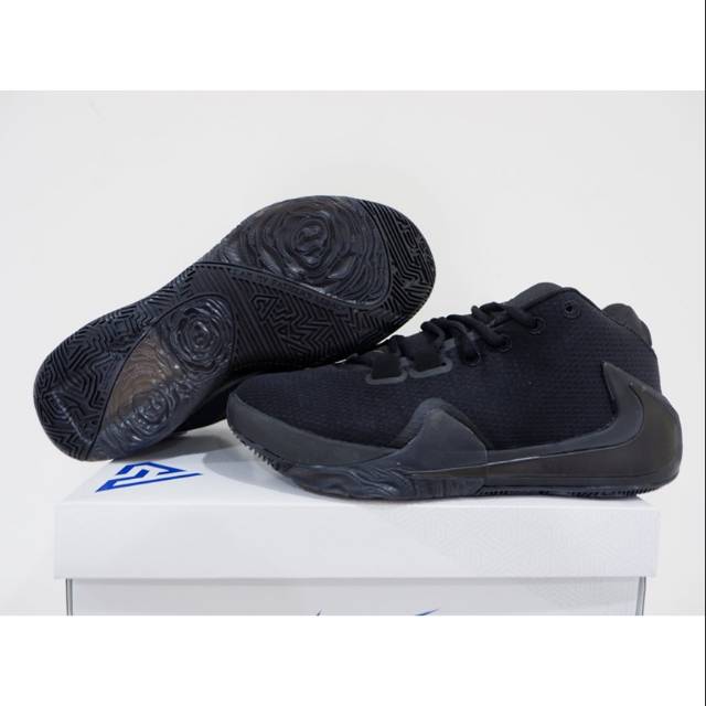 Sepatu Basket Greek Freak 1 Low Blackout