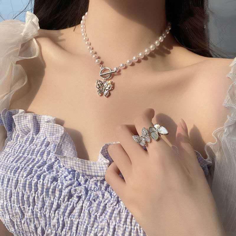 Kalung Liontin Kupu-Kupu Aksen Mutiara Gaya Korea Untuk Wanita