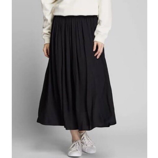 preloved - Uniqlo Rok panjang gather