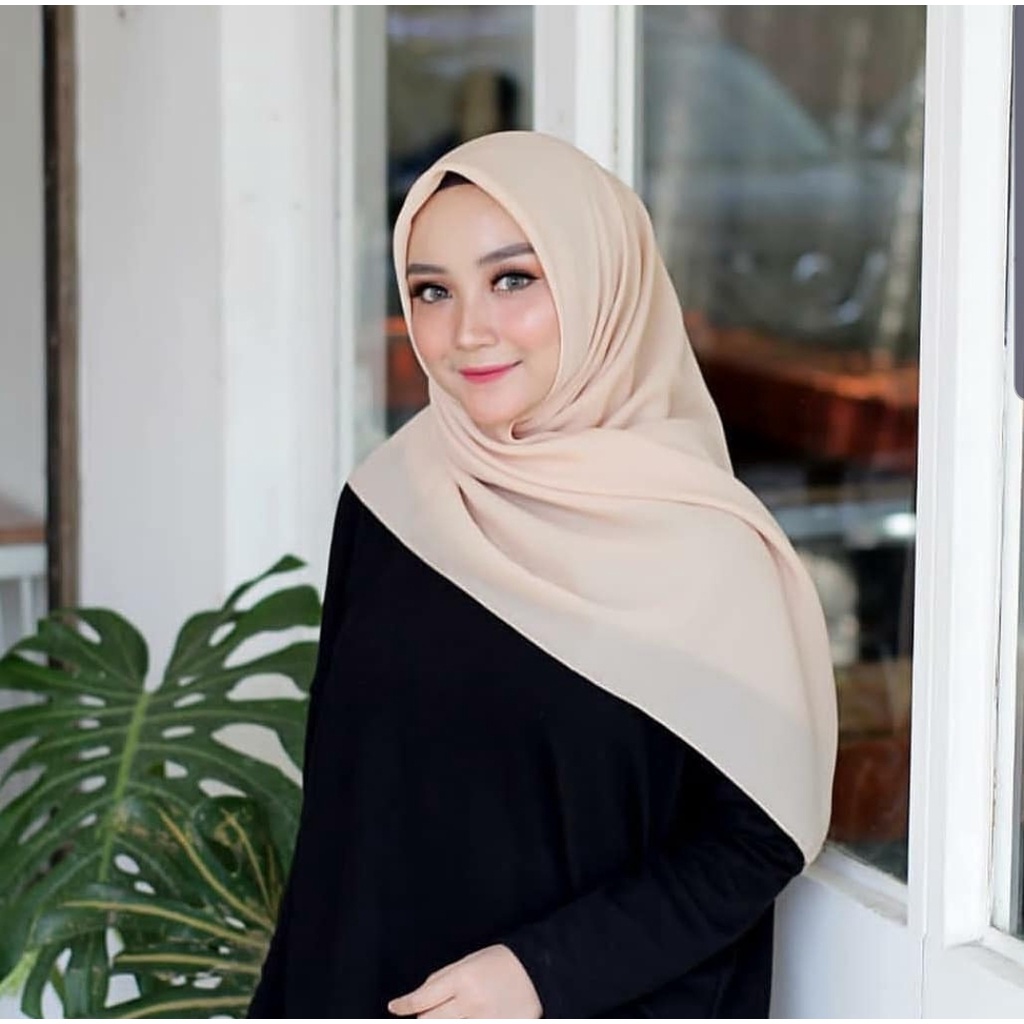 Fashion Official Jilbab/Kerudung Segi Empat Bella Square Terbaru Murah Warna Terlengkap Cream Premiu