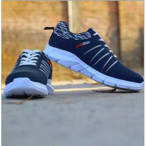 Sepatu Adidas Sneakers Pria