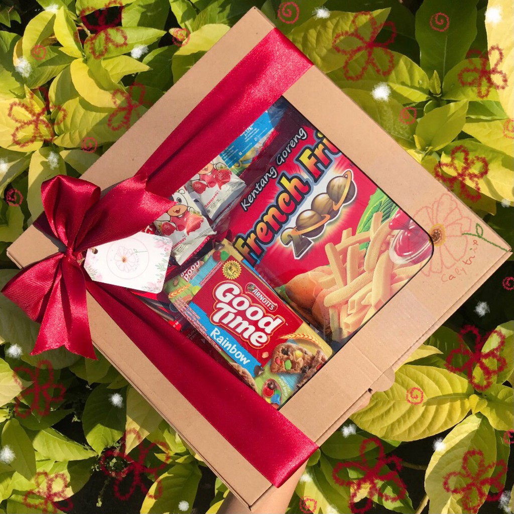 

SNACKBOX | HAMPERS SNACK | GIFTBOX | HADIAH ULANG TAHUN , ANNIVERSARY, WISUDA