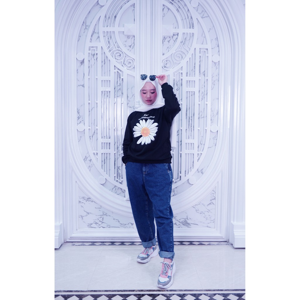 ONE DAISY BIG SUN FLOWER CRAWNECK // SWEATER WANITA TRENDY