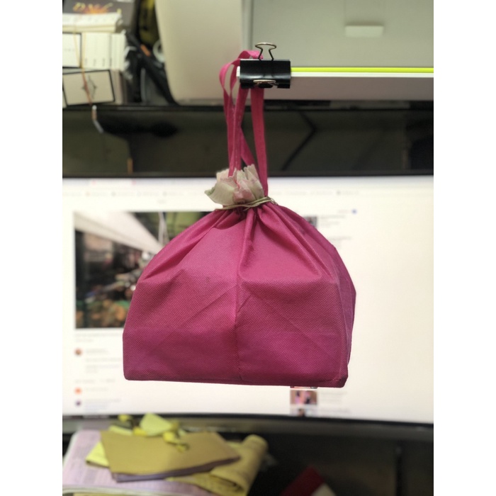 

SALE Tas kain / sponbon / goodie bag besek / kotak nasi serut 22 x 22