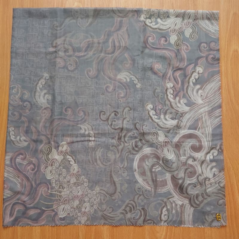 Preloved Buttonscarves Wave Stormy