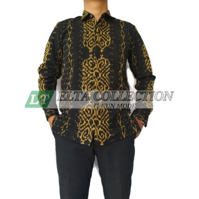 Kemeja tenun motif Maluku