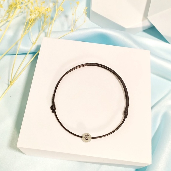 gelang glow in the dark inisial huruf bisa nyala wanita pria tali hitam korea waterproof-GELANG BULAN