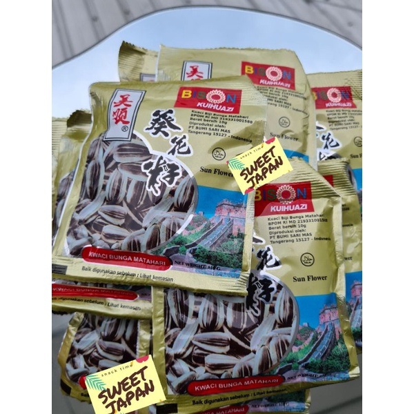 PROMO!!!! kuaci BISON Isi 20 bungkus x 12 gram....cemilan enak cemilan sehat dari biji bunga matahari-cemilan jadul-dijamin enak sehat dan tidak bikin gendut....bisa untuk hampers ulang tahun anak -jajanan jadoel- snack.mazter - istanacemilan. triayunit