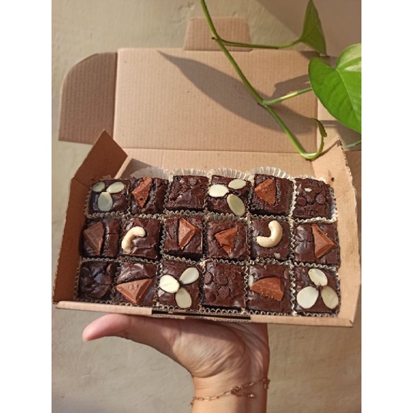 

FUDGY BROWNIES MURAH ENAK