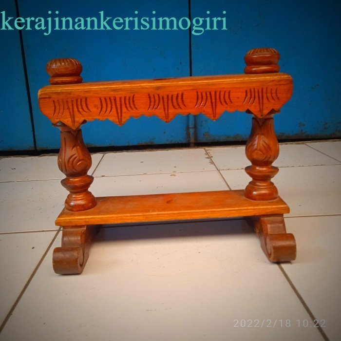 

Jagrak Keris Cundrik Isi 1