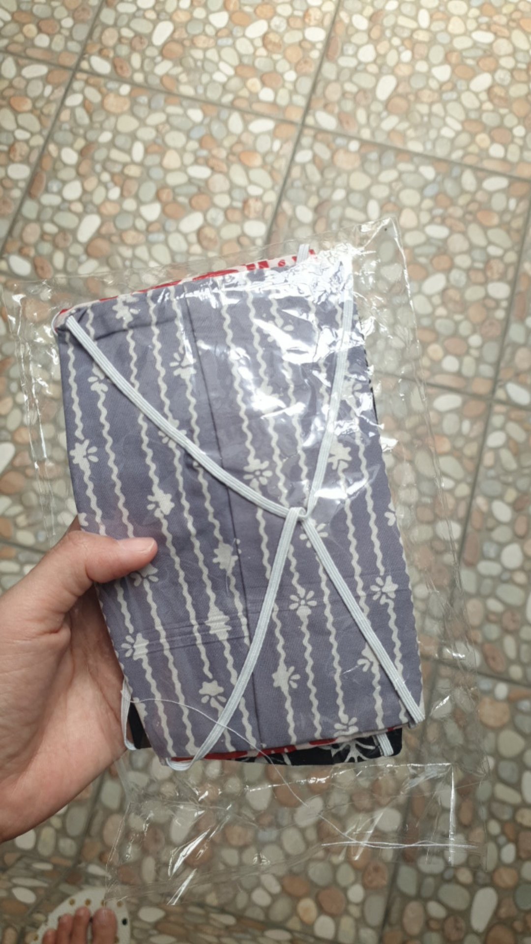 Masker Batik Model Baru Mj 1 Headloop (per Pack Isi 5 Pcs)