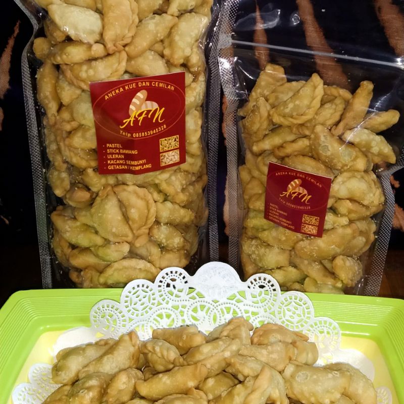 

Pastel Kering Isi Abon Gurih Renyah Kemasan 250/500g