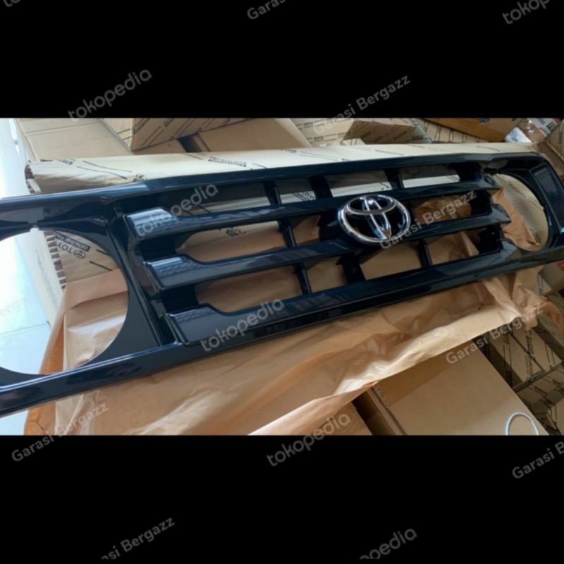 GRILL DEPAN TOYOTA BUNDERA