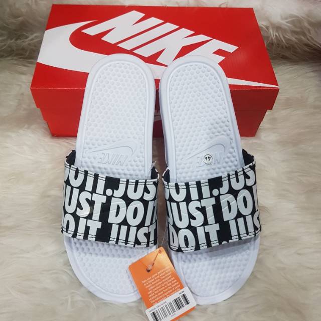 harga sandal nike benassi