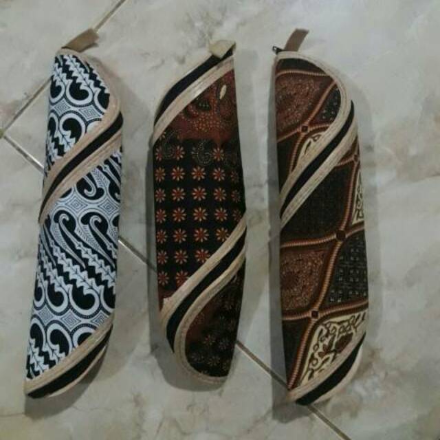 

Souvenir Pernikahan Tempat Pencil Batik Murah