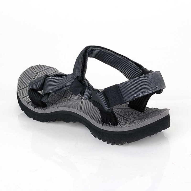 Sandal hiking pria