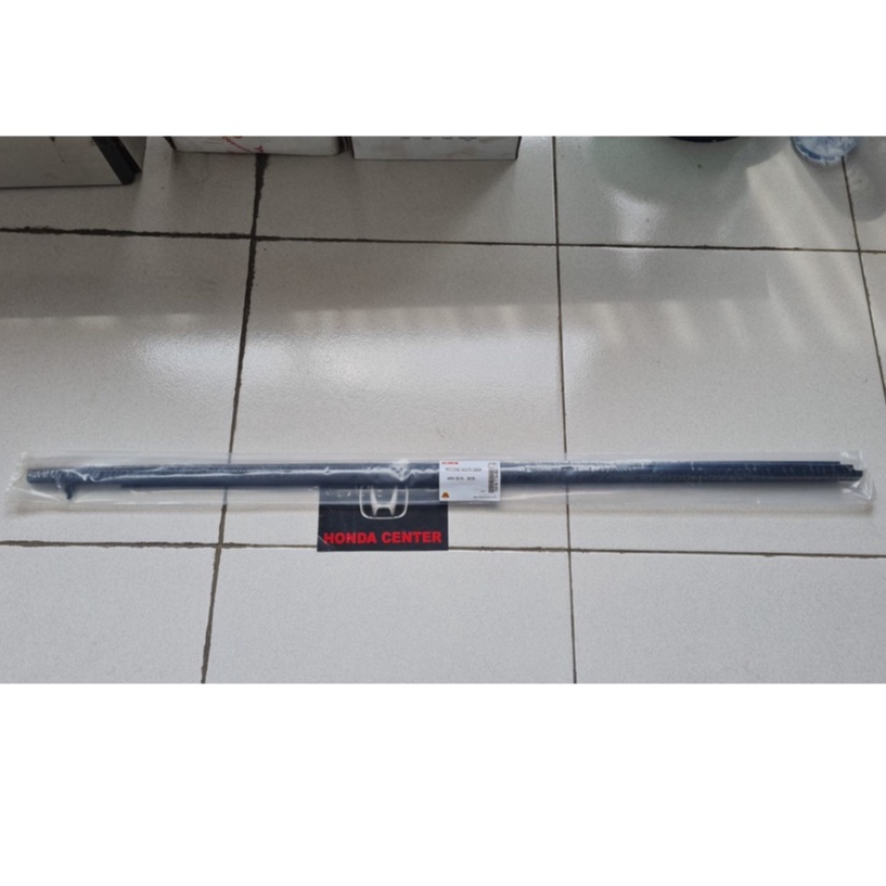pelipit karet kaca luar weather strip molding door  hrv 2015 2016 2017 2018 2019 2020 2021 72410-T7A 72450-T7A 72910-T7A 72950-T7A