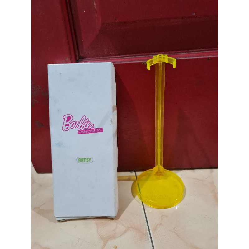 standing barbie mattel. original 100%