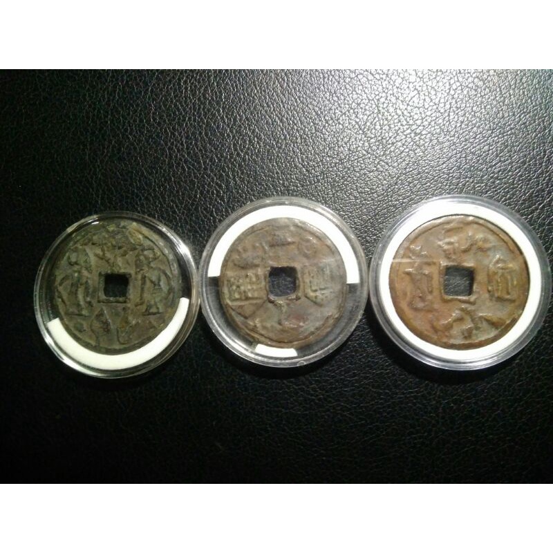 3 keping koin gobog wayang