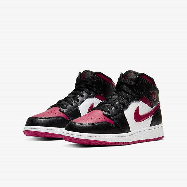 harga air jordan 1 mid bred toe