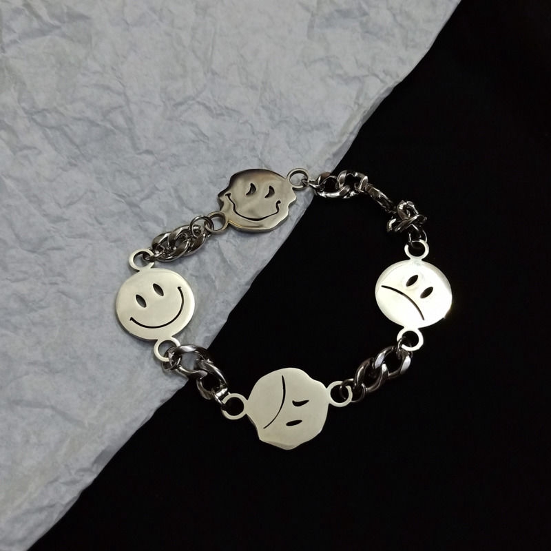 Gelang Motif Smiley Bahan Titanium Steel